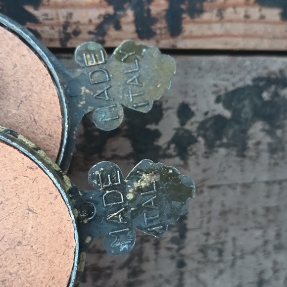 VTG (2) Brass Oval Wall Decor - Picture 4 of 6